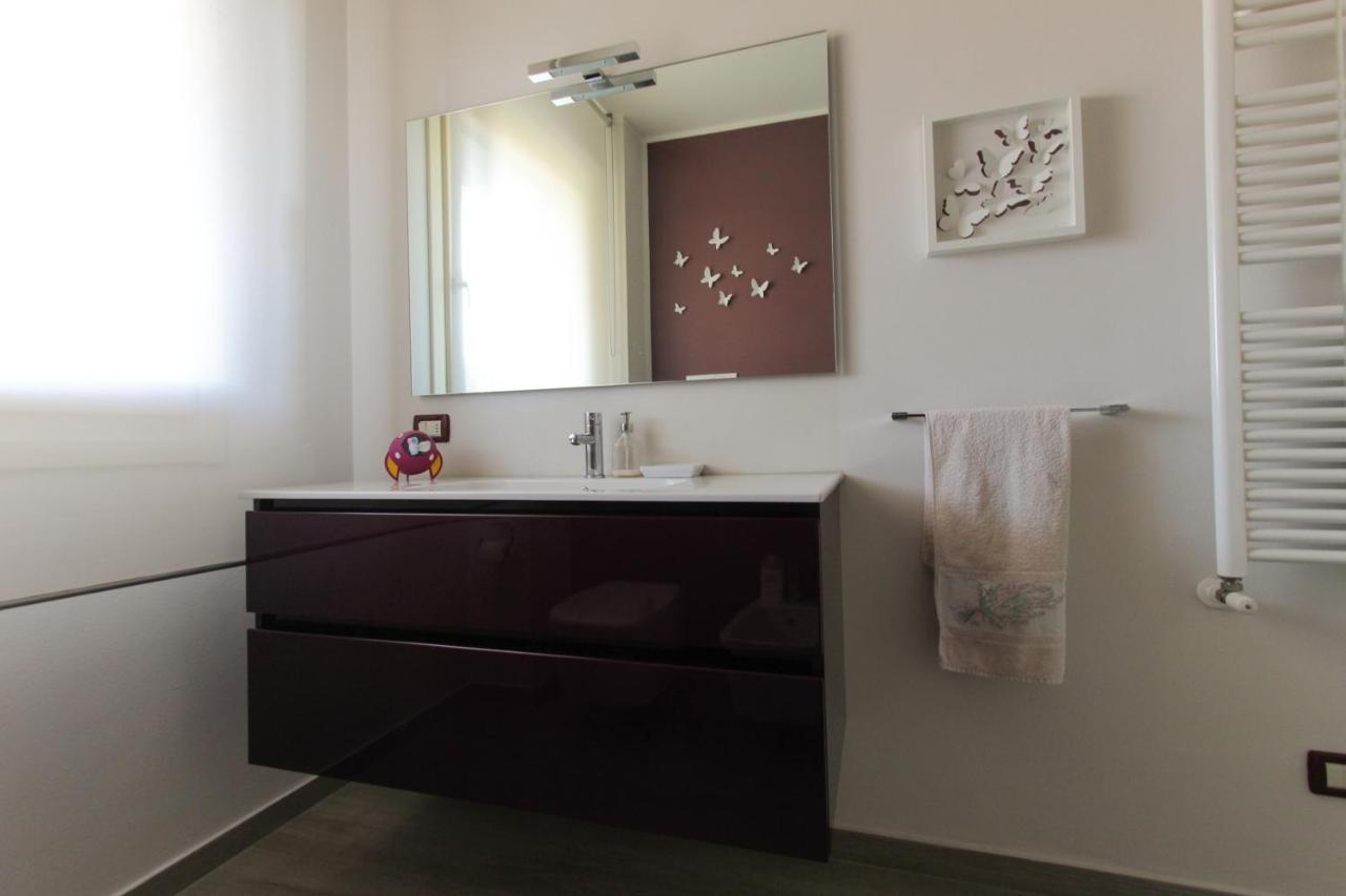 La Casa Di Cele Apartment Desenzano del Garda Bagian luar foto