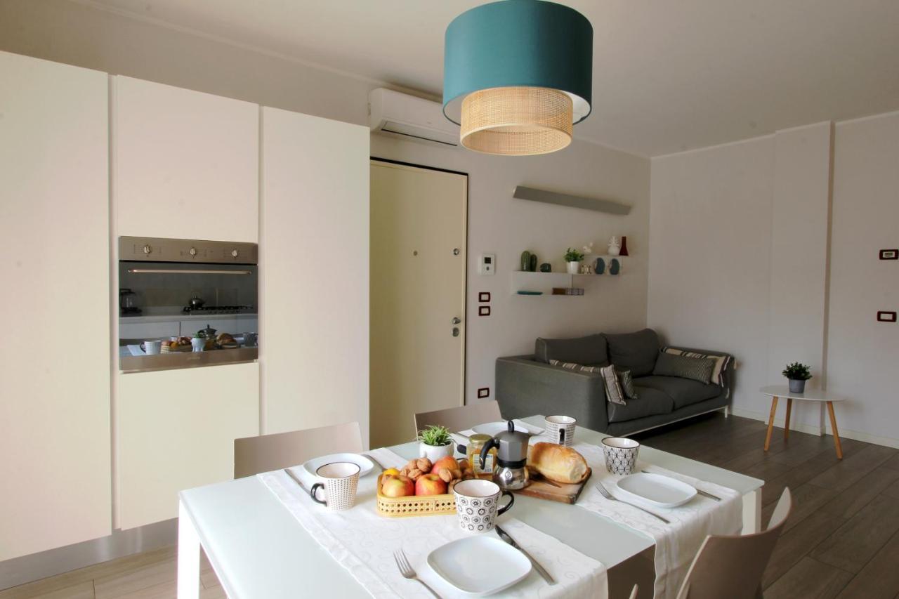 La Casa Di Cele Apartment Desenzano del Garda Bagian luar foto