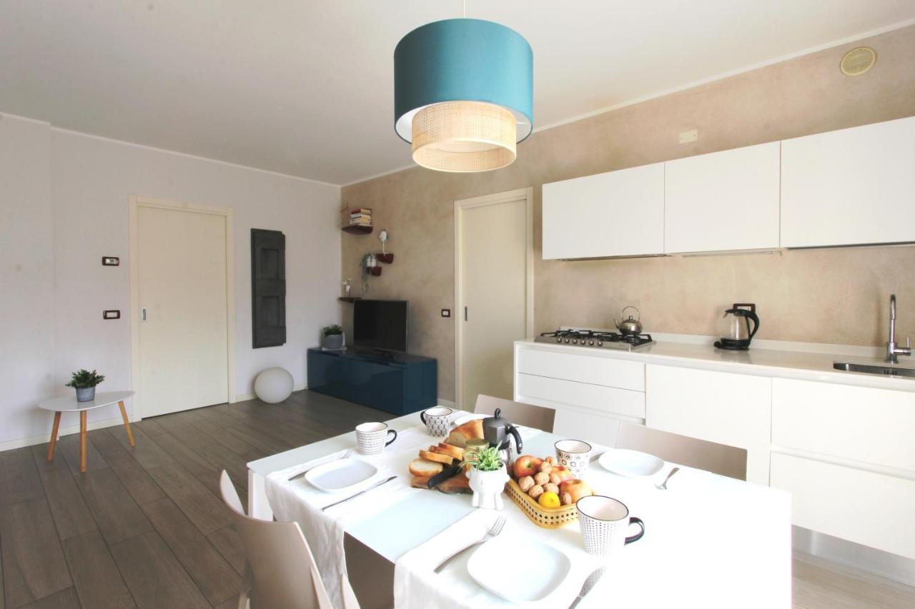 La Casa Di Cele Apartment Desenzano del Garda Bagian luar foto