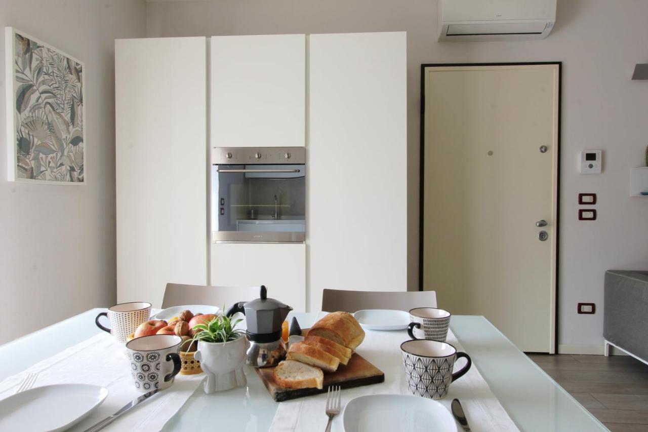 La Casa Di Cele Apartment Desenzano del Garda Bagian luar foto